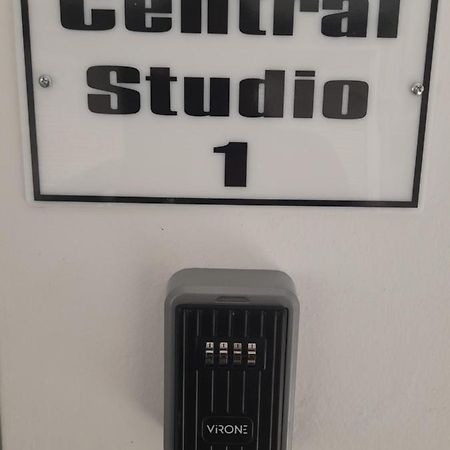 Central Studio 1 伊拉克利翁 外观 照片